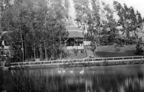 For a few short years, privately owned Second Street Park was once of Los Angeles' most popular outdoor retreats. Circa 1890 photo courtesy of the USC Libraries - California Historical Society Collection.