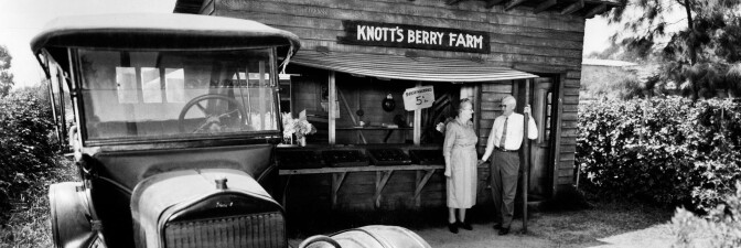 Knott's Berry Farm (header)