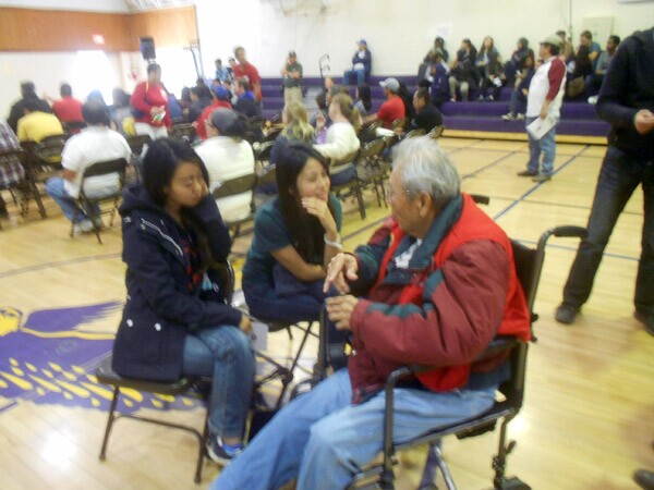 Former internee Arthur Ogami shares some of his Manzanar experiences with college students at the Manzanar At Dusk program in nearby Lone Pine.