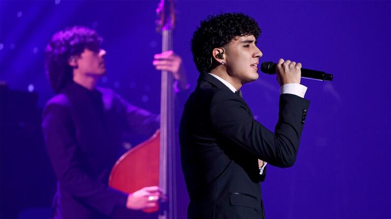 DannyLux performs “Ya No Estás” (Live!)
