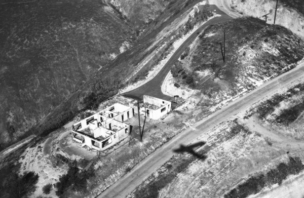 Aftermath of the Malibu fires of December, 1956 | Kelly-Holiday Collection of Negatives and Photographs, Courtesy of the Los Angeles Public Library
