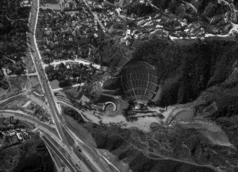 Closer view of the Hollywood Bowl and vicinity