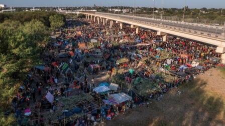 US authorities speed removal of Haitian migrants from border