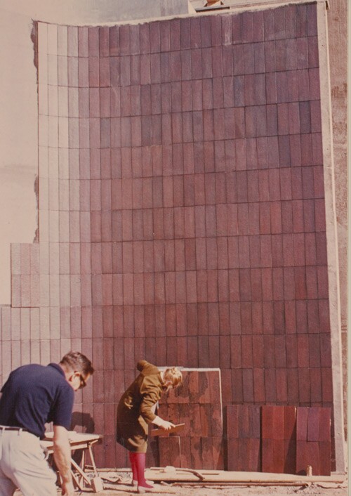 Edith Heath at tile installation at the Pasadena Art Museum, ca. 1970 | Courtesy of the Environmental Design Archives at UC Berkeley