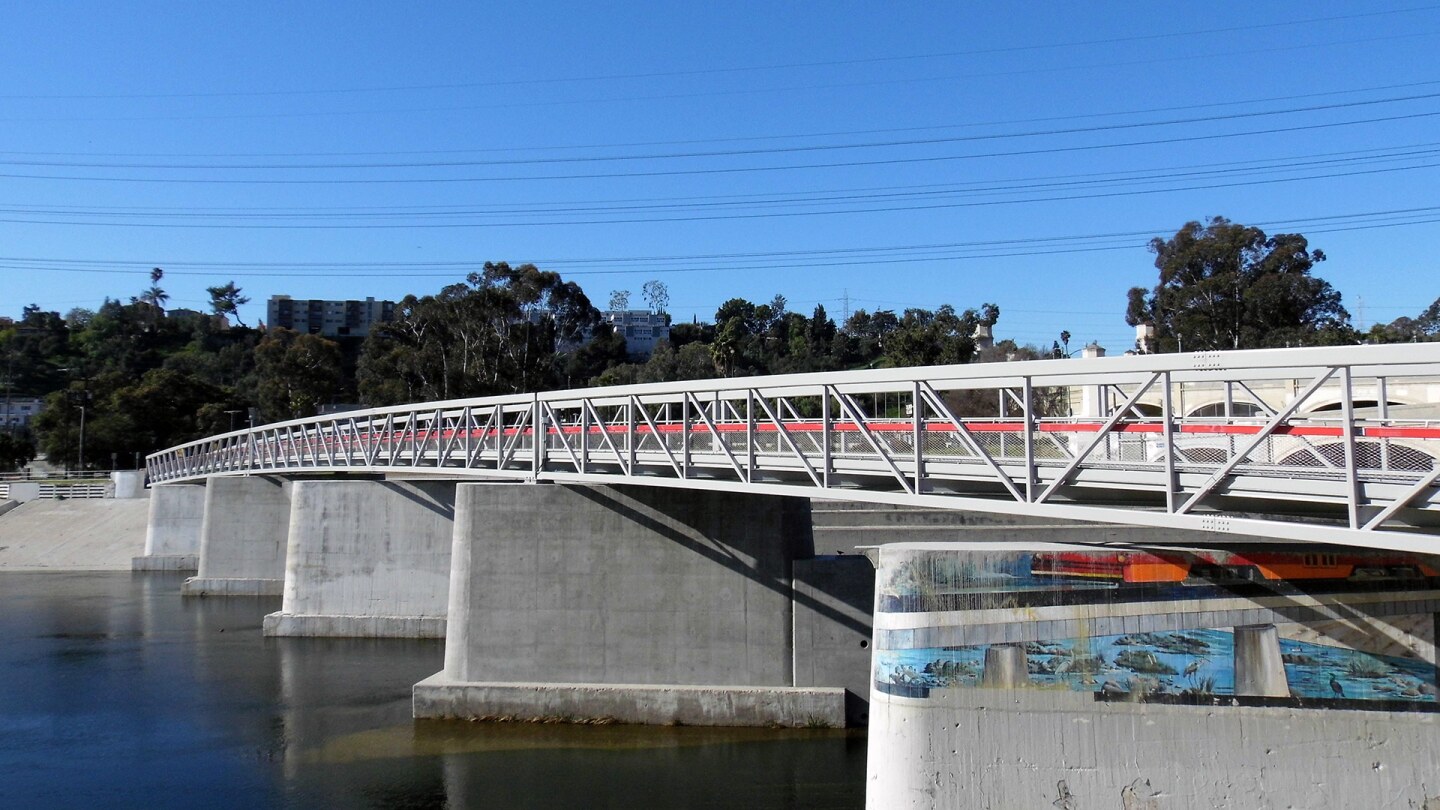 A brand-new pedestrian bridge that runs alongside the historic Glendale-Hyperion Bridge. | Sandi Hemmerlein