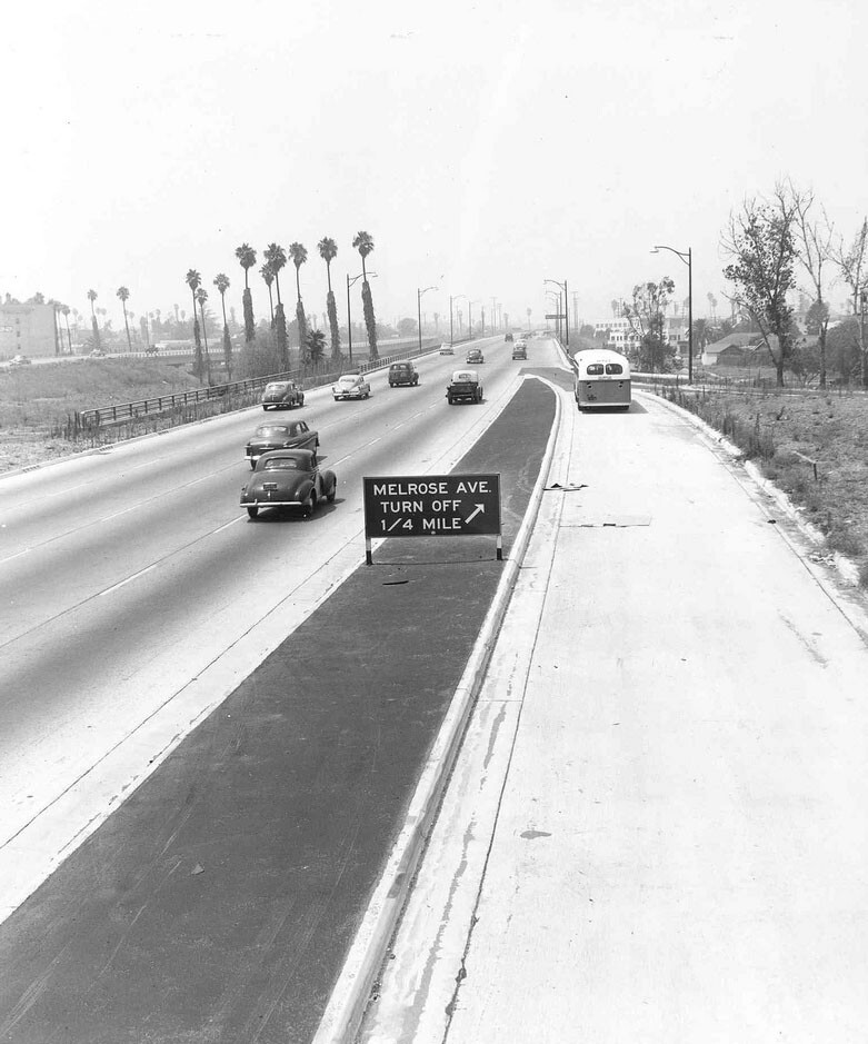 1954 photo of the Hollywood Freeway (US-101) at Vermont