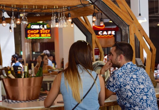 Drinks at Oyster Gourmet in Grand Central Market | Danny Jensen