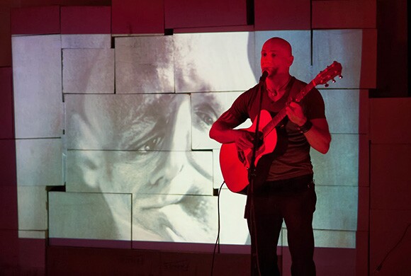 Dudley Saunders performs "In These Boxes"