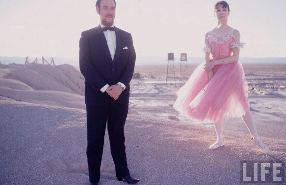 Marta Becket and her husband Tom Williams photographed at Death Valley Junction for LIFE Magazine. | Photo: Vernon Merritt for Life Magazine. © Time Inc.