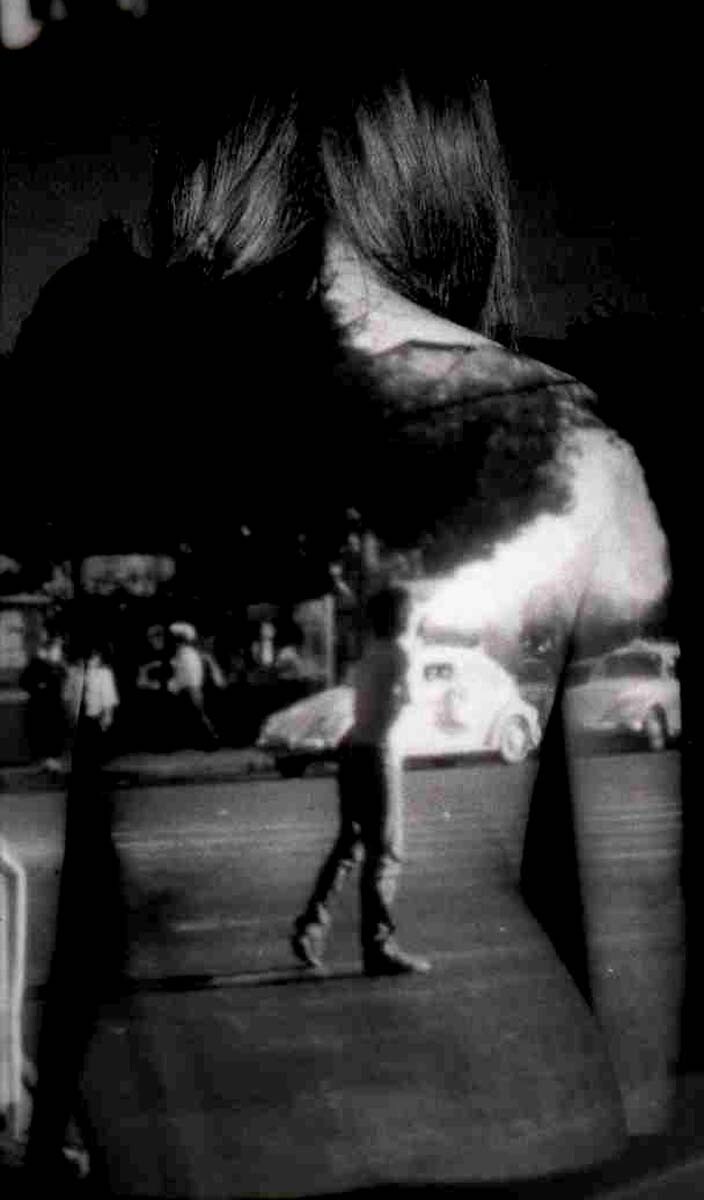 “Re-Membering: Tenochtitlan” (1995), performative self portrait, black and white photo, 1999 | Sandra de la Loza