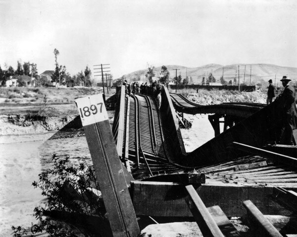 A railroad bridge destroyed by a flooded Los Angeles River in 1914. Courtesy of the Photo Collection, Los Angeles Public Library.