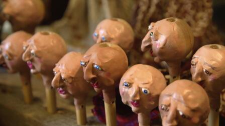 Alaskan puppeteers create theater for adults