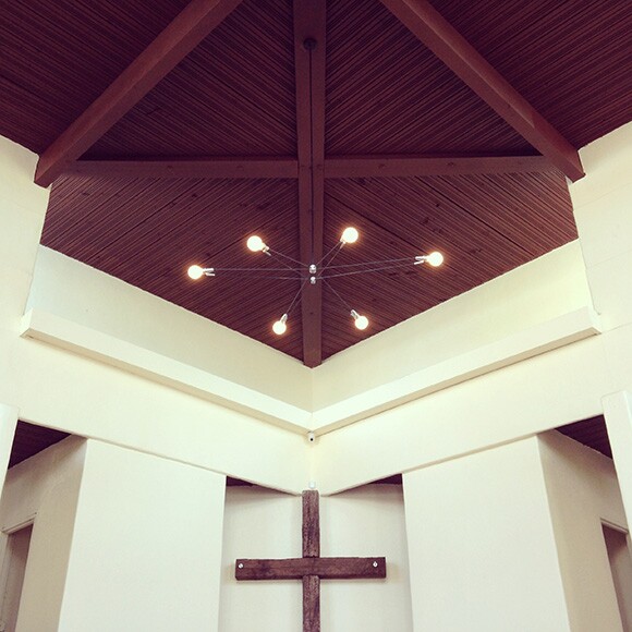 A Brendan Ravenhill chandelier in the Bethlehem Baptist Church. | Photo: Courtesy of Brendan Ravenhill.