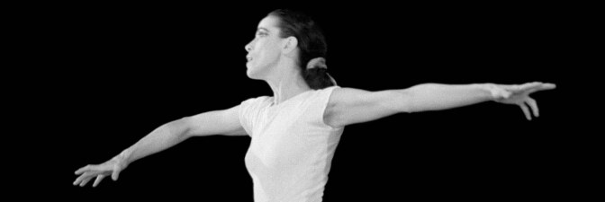 Martha Graham in Immediate Tragedy. Photograph by Robert Fraser, 1937. Courtesy of Martha Graham Resources, a division of the Martha Graham Center of Contemporary Dance, Inc.