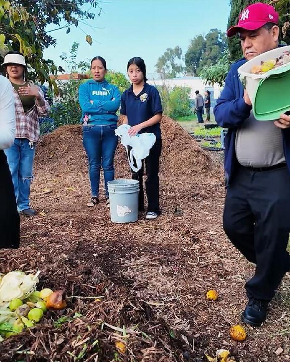 The Community That Transforms Food Scraps Together, Stays Together
