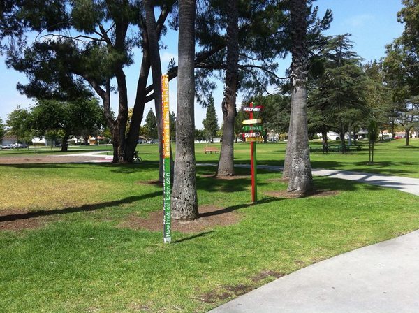 Multi-lingual signage in Modjeska Park
