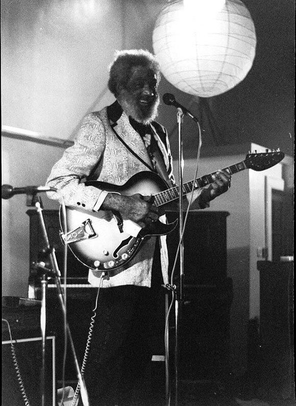 Slim Gaillard | Source: Wikipedia Commons