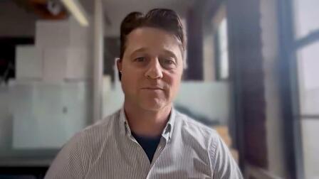 Actor Ben McKenzie Warns of the Dangers of Crypto: It's a “House of Cards”