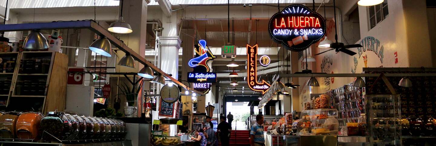 Grand Central Market hallway | Samanta Helou Hernandez
