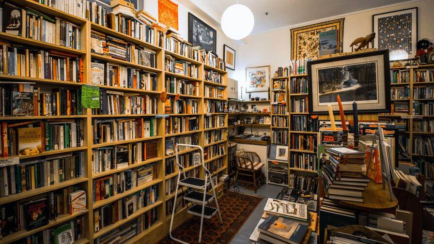 Interior of a bookstore. | Flickr/rob walsh/Creative Commons (Public Domain Mark 1.0)