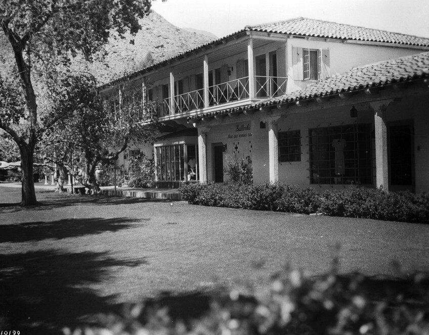 Exterior view of the Desert Inn resort in Palm Springs, ca.1940