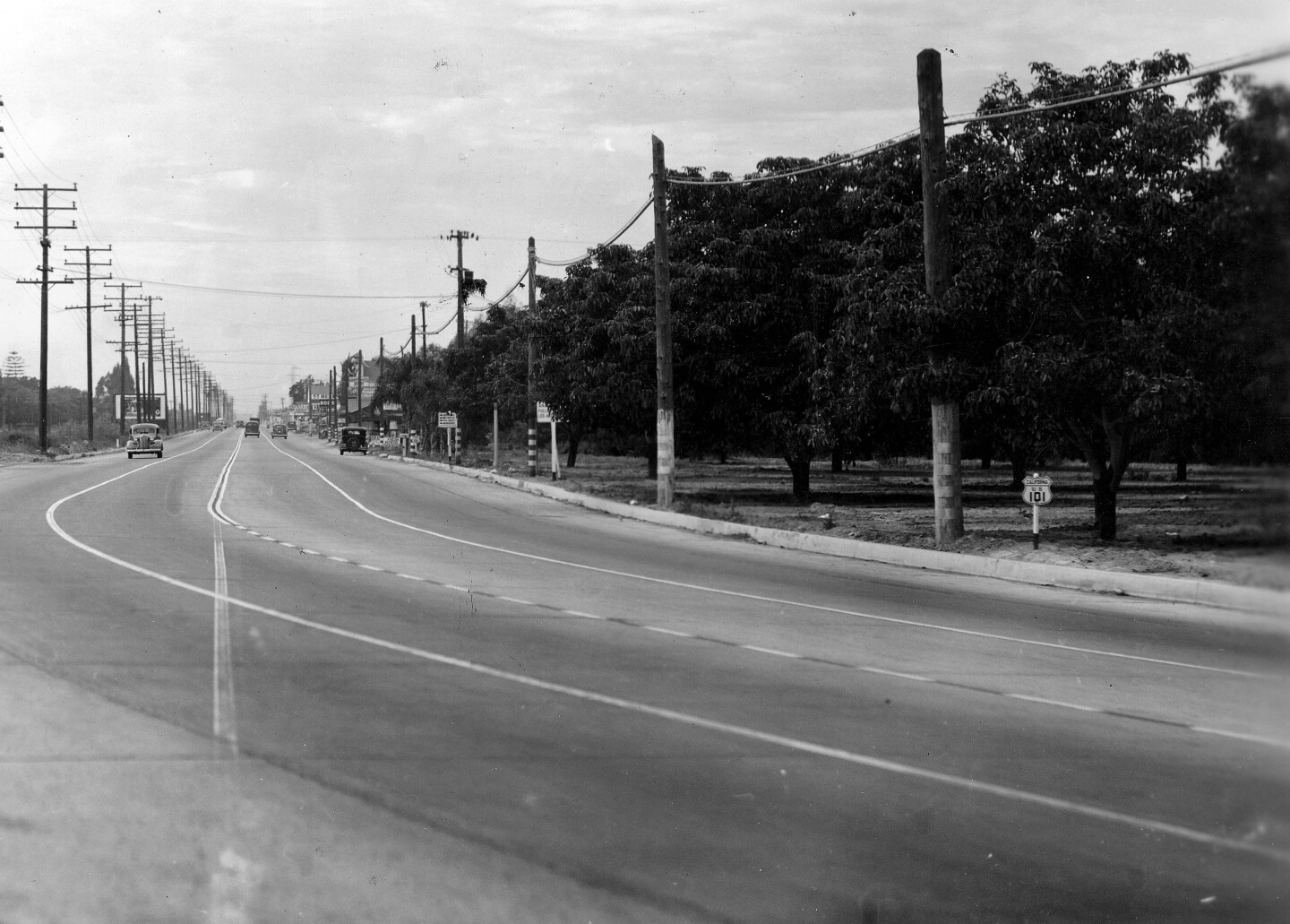 US-101 in Orange County, near where Interstate 5 passes over Chapman Avenue. Courtesy of the Orange County Archives.