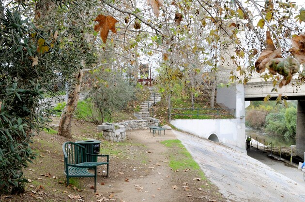 glendalenarrowsbench.jpg