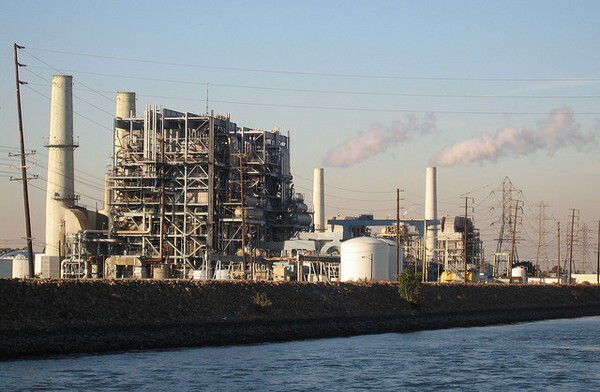 Seal-Beach-power-plant-7-24-12-thumb-600x392-32938