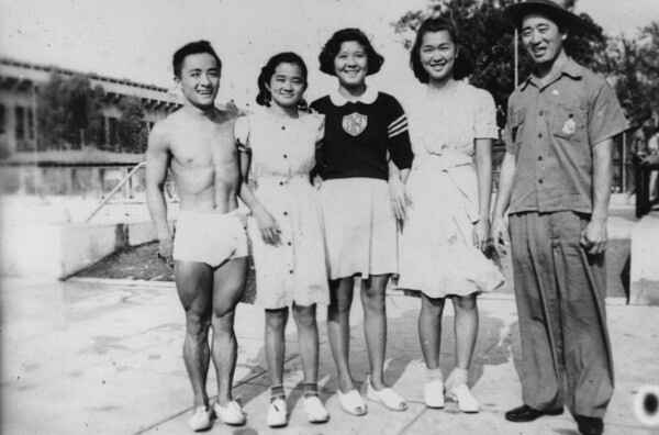 Sammy Lee with Korean Olympic athletes, 1937 | Shades of L.A. Collection courtesy of the Los Angeles Public Library