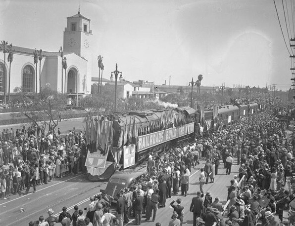 Union Station opening day parade. UCLA Young Research Library / Los Angeles Times Photographic Archive