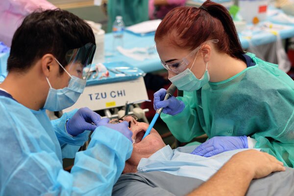 Dental care is one of the most urgently needed services, especially in low-income communities. I Photo By: Ricardo Palavecino