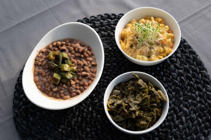 Black eyed peas, mac and cheese and collard greens.
