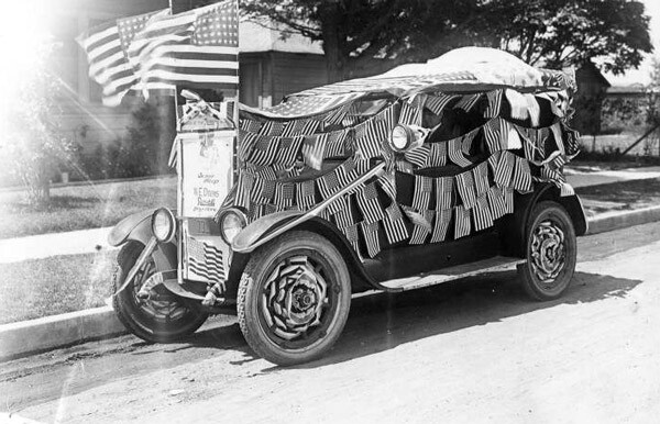 Automobile decorated for a Fourth of July Parade in Compton, 1921. Courtesy of the South Bay Photograph Collection, CSUDH Archives.