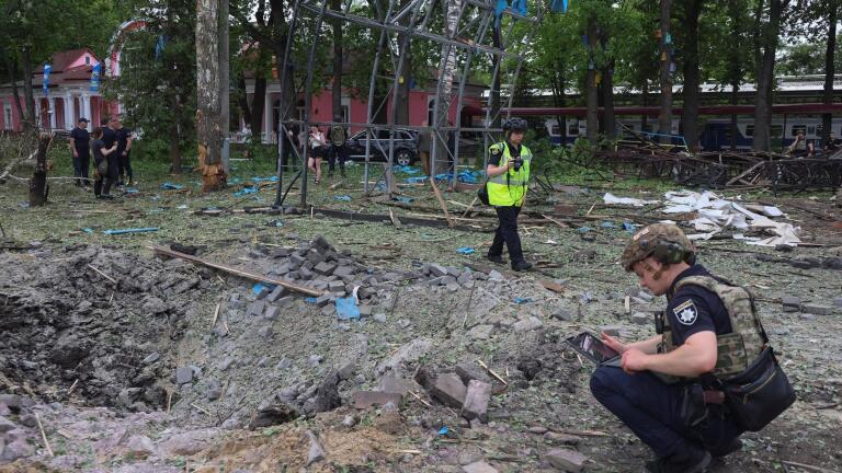 News Wrap: Russian attacks kill 4 people in Ukraine