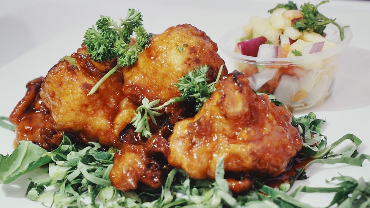 Vegan cauliflower wings | Courtesy of Hot and Cool Cafe