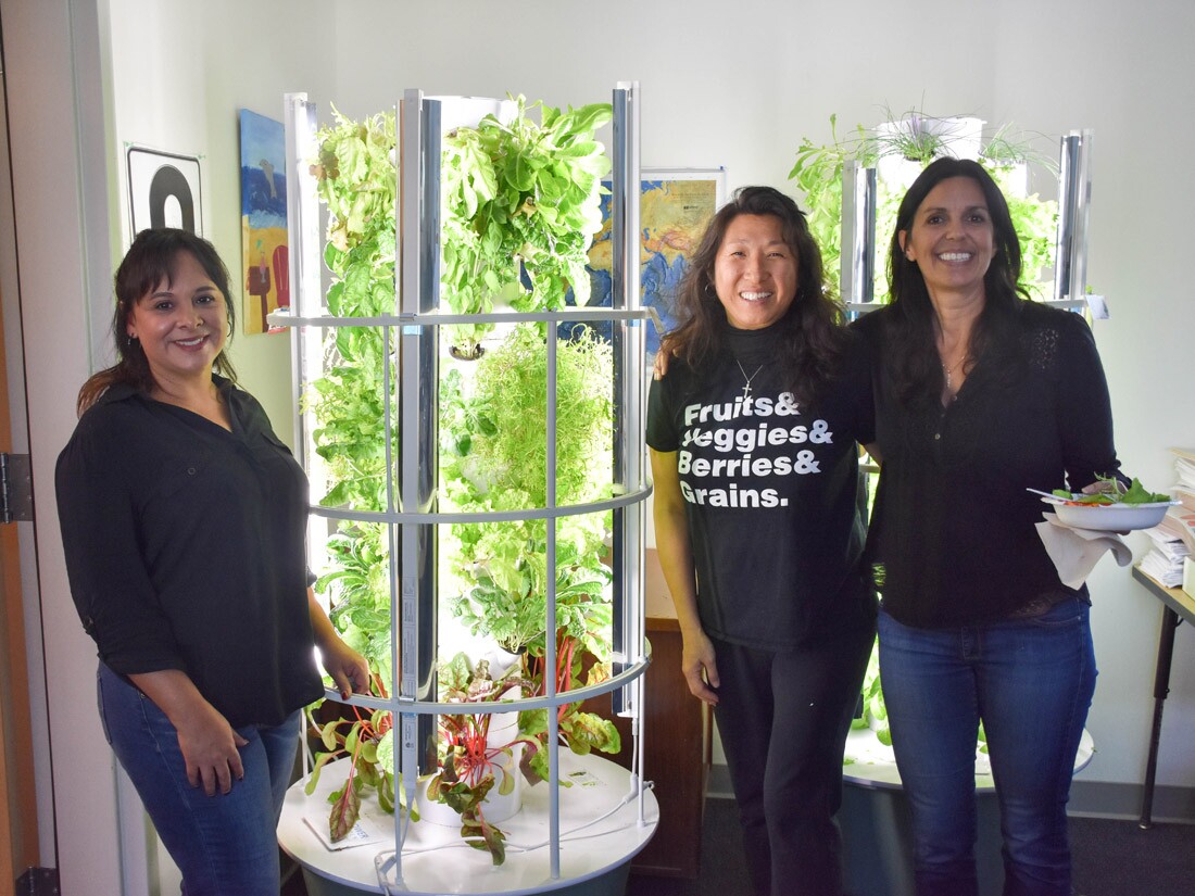 Tower Garden: Sierra Madre Middle School teacher, Gina Davis (left) with Sue Clark (middle), owner of a Tower Garden franchise in Los Angeles.