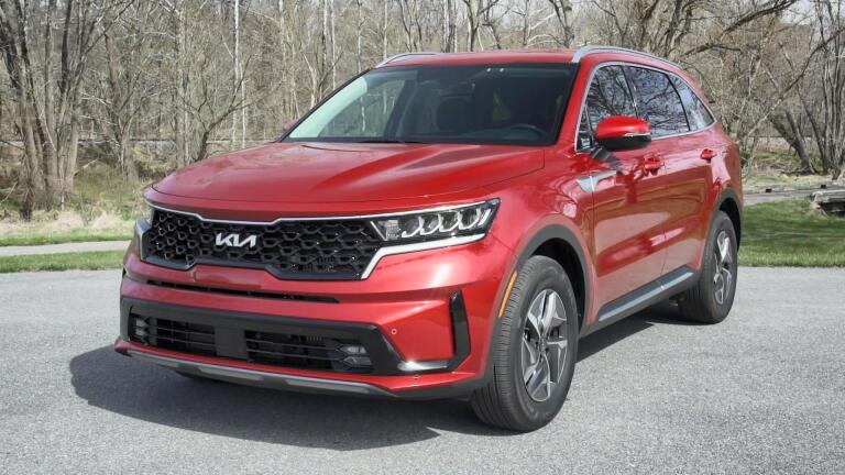 2022 Kia Sorento Hybrid & 2022 Cadillac CT5-V Blackwing