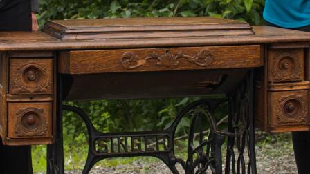Appraisal: Singer Oak-cased Sewing Machine & Table, ca. 1900