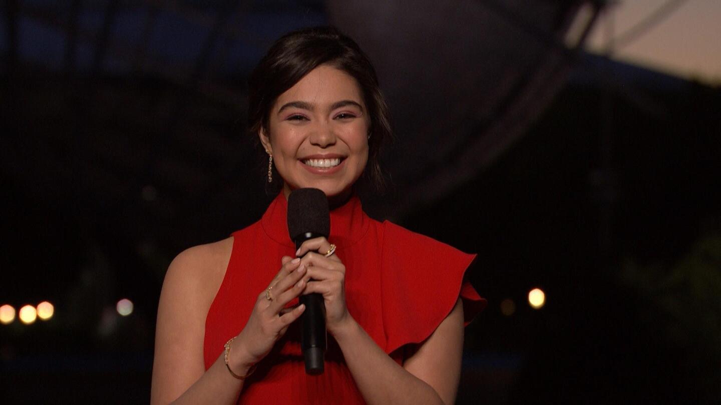 Auli'i Cravalho Performs "A Whole New World"