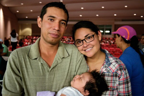Flying Doctors has worked to keep families healthy in the Coachella Valley since 2009. I Photo By: Ricardo Palavecino