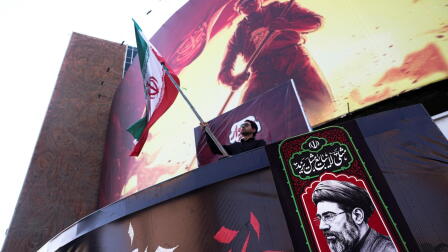 U.S. reveals sanctions on Iran, threatens trading partners
