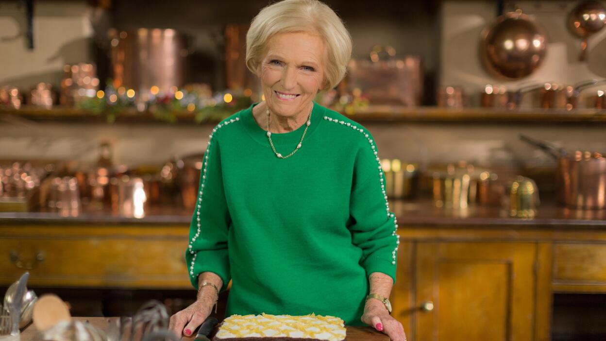 Mary Berry's Country House at Christmas