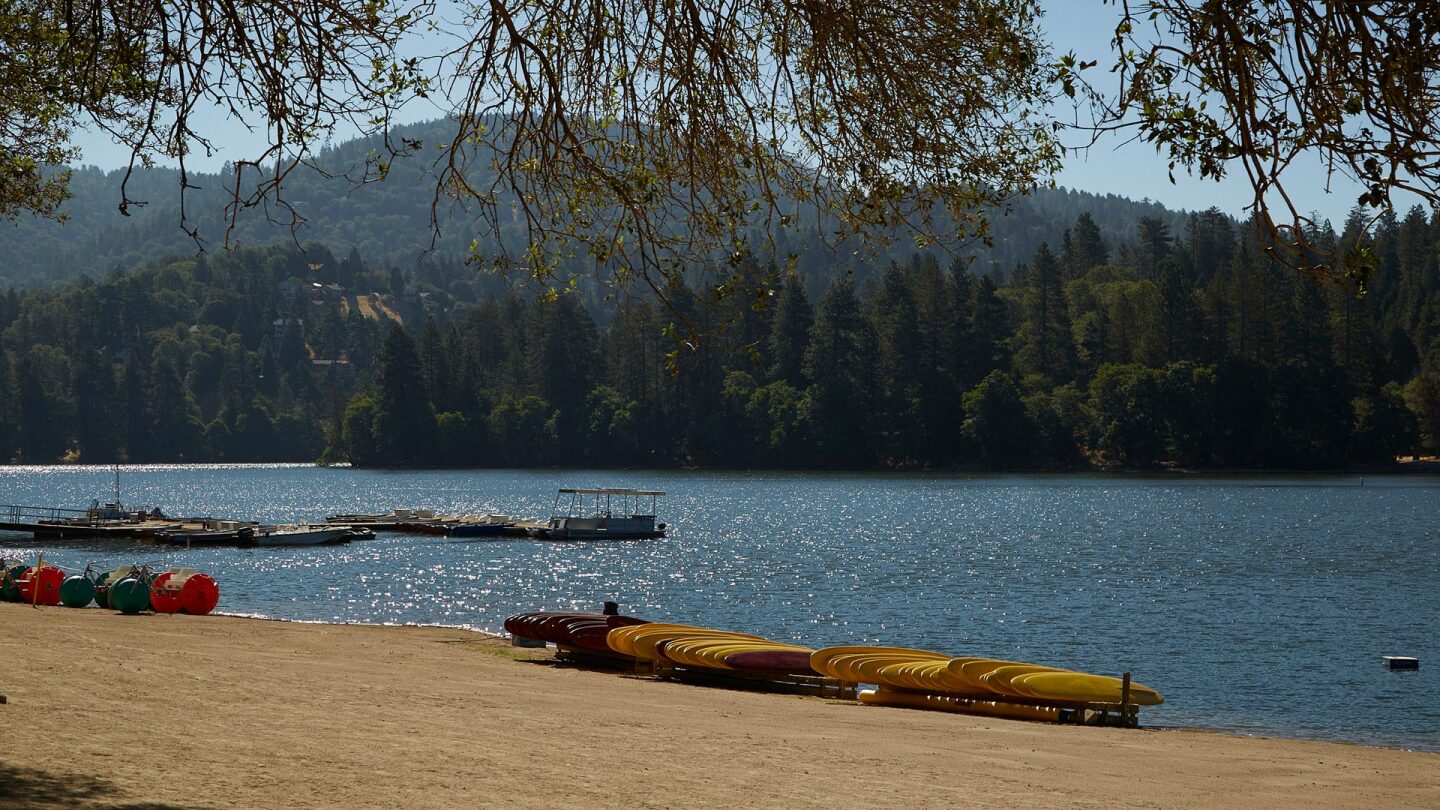 lake gregory beach