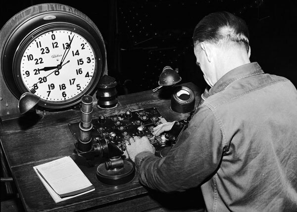 An operator works the controls of one of Mount Wilson's telescopes in 1957. Courtesy of the Los Angeles Examiner Collection, USC Libraries.