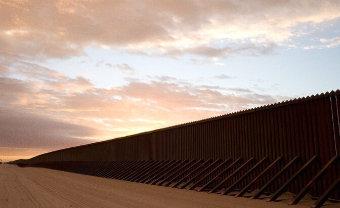 border-wall-imperial-5-2-16.jpg