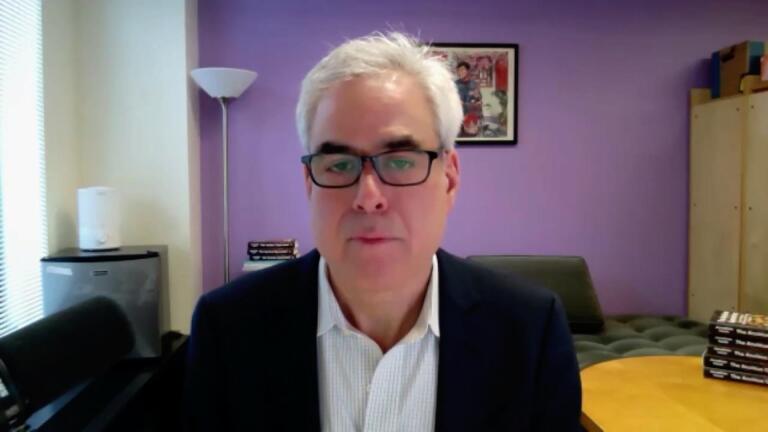 “The Anxious Generation” Author: Social Media Is Spreading Mental Illness