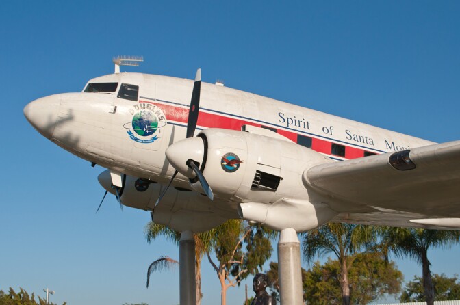 Spirit of Santa Monica Douglas DC-3 at the Museum of Flying. | InSapphoWeTrust/Flickr/Creative Commons (CC BY-SA 2.0)