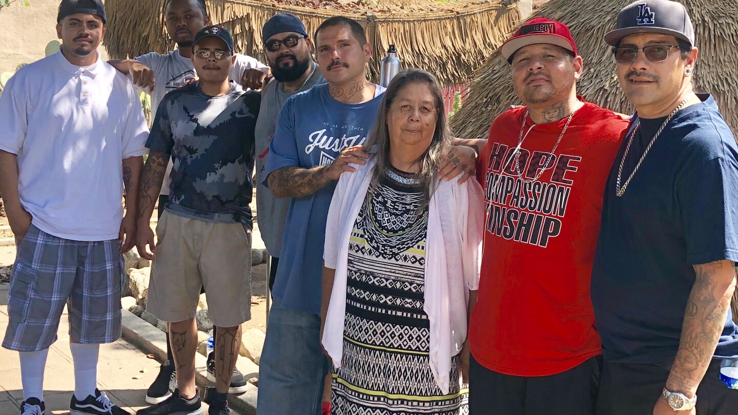 Julia Bogany with Homeboy Art Academy Art Gang