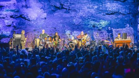 The String Cheese Incident Perform "Hi Hi No Show"