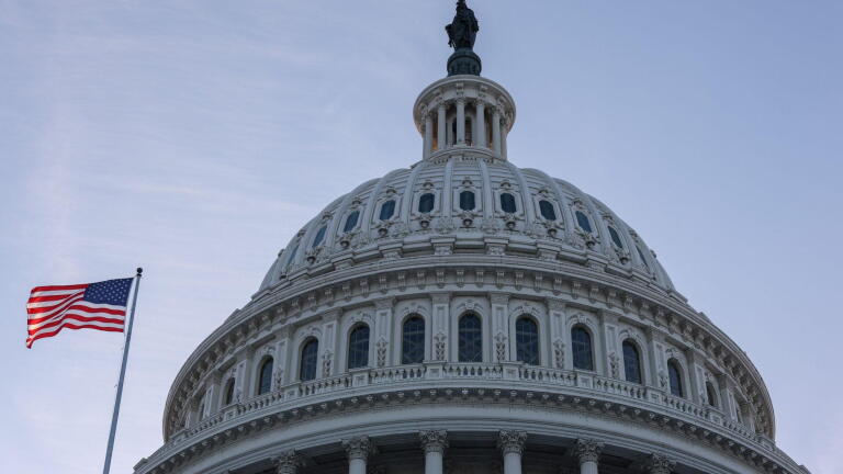 News Wrap: Senate passes $70 billion immigration bill